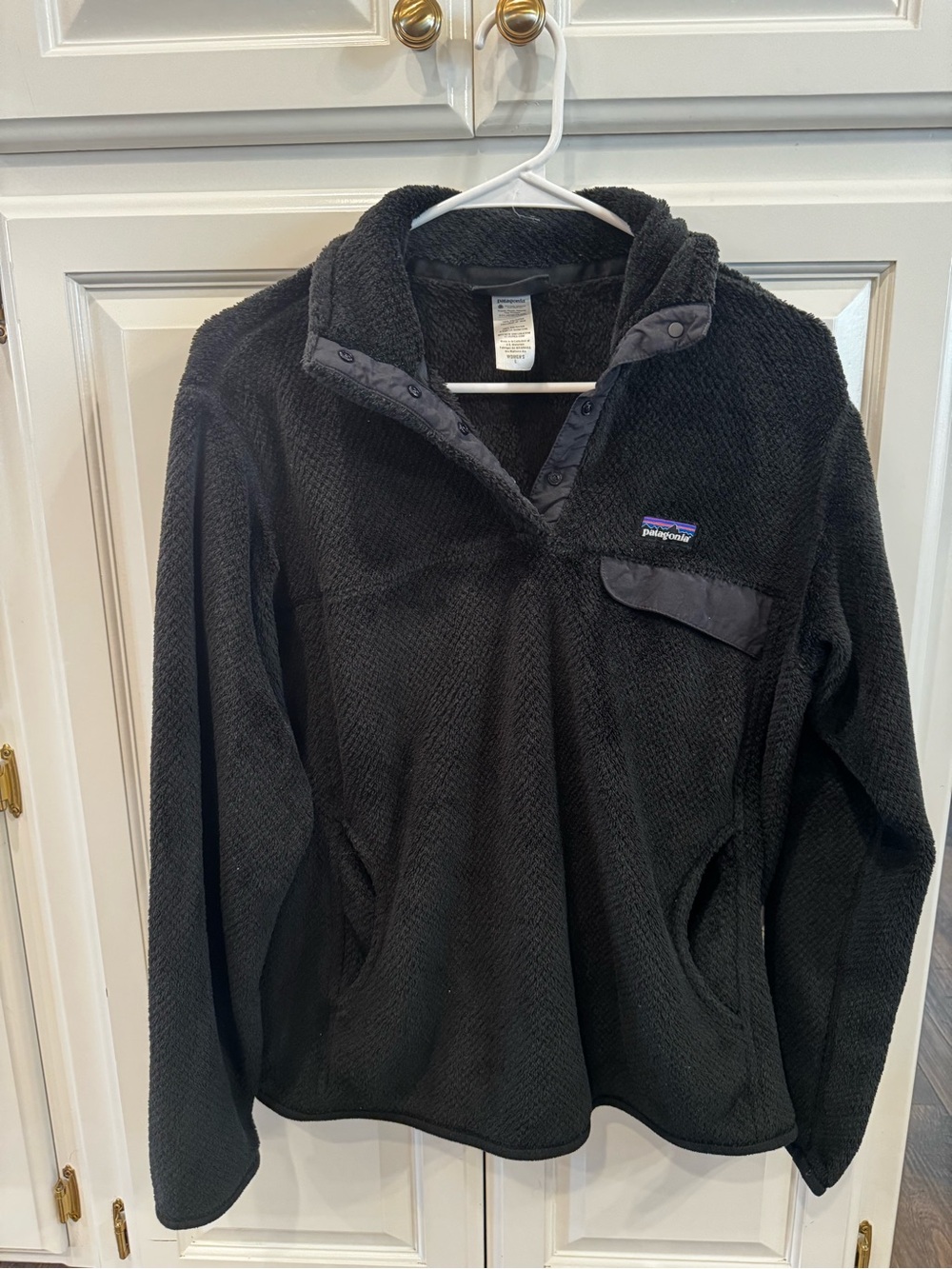Patagonia Men’s Black Zip-Up Fleece Pullover